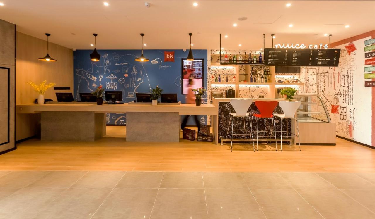 Ibis Zhengzhou Longhai Road Экстерьер фото